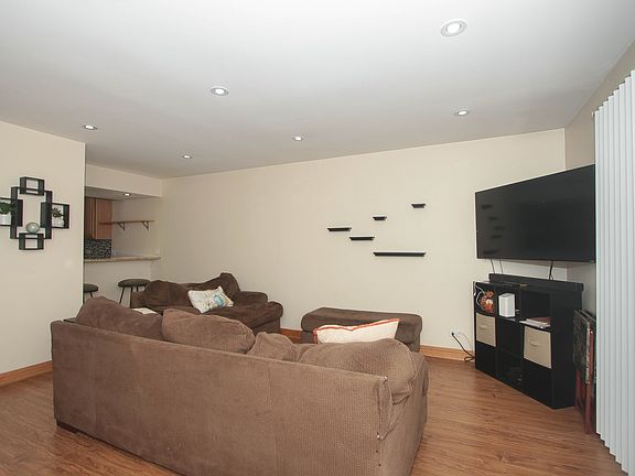 4th image of 622 Dove Ct