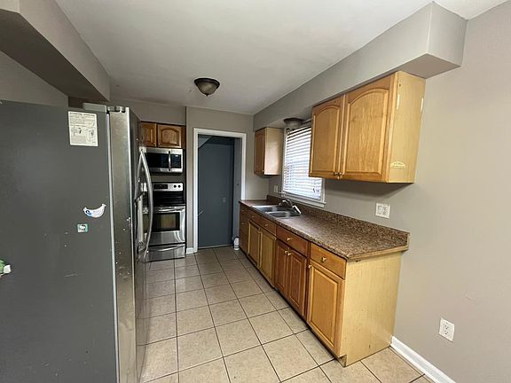 2nd image of 21549 Pembroke Ave
