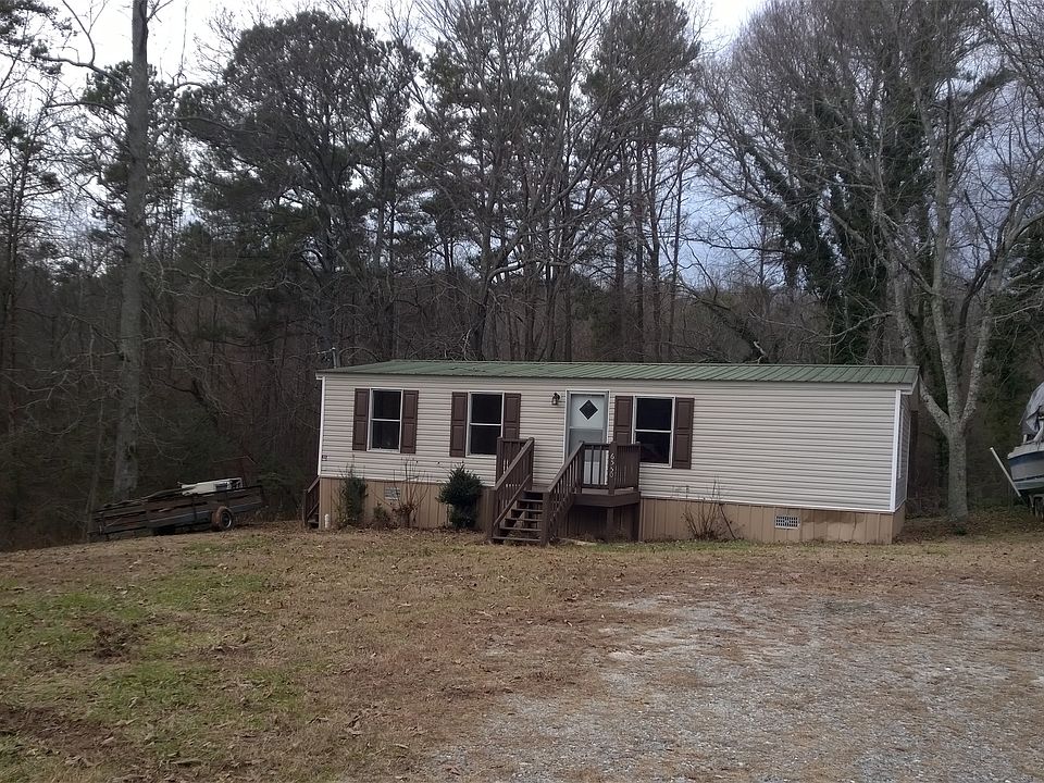 Country living on 1.68 acres