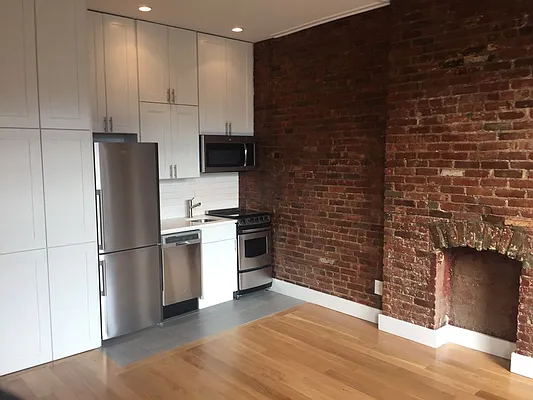 Rented by Sky Management | media 18