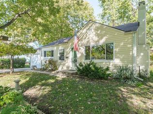 5821 Mackey St, Merriam, KS 66202