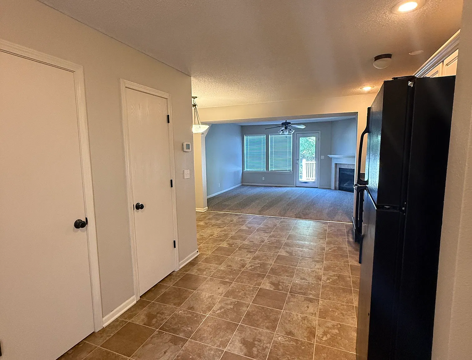2 bed, 2.5 bath, 1451 sqft, $1,695 — Photo 2