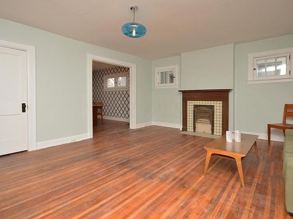 4th image of 864 Wilson Ave