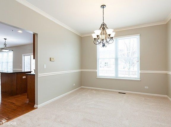 4th image of 8 W Ellington Ct