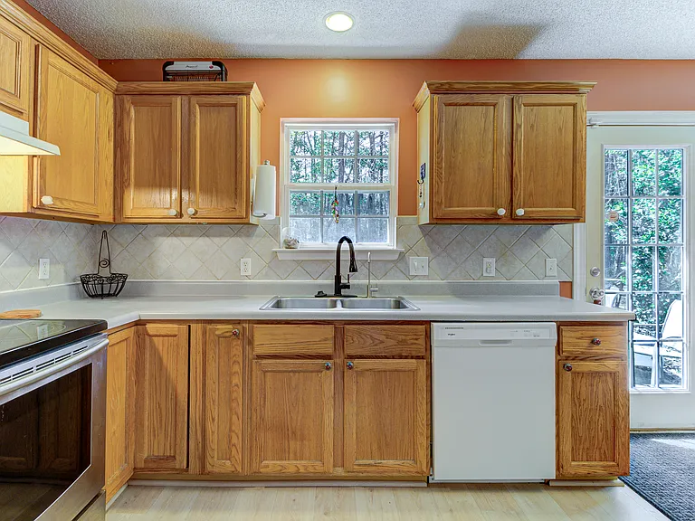 201 Adele Ct — Photo 14