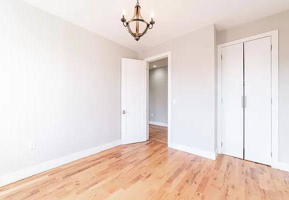 5th image of 657 E 21st St #D9