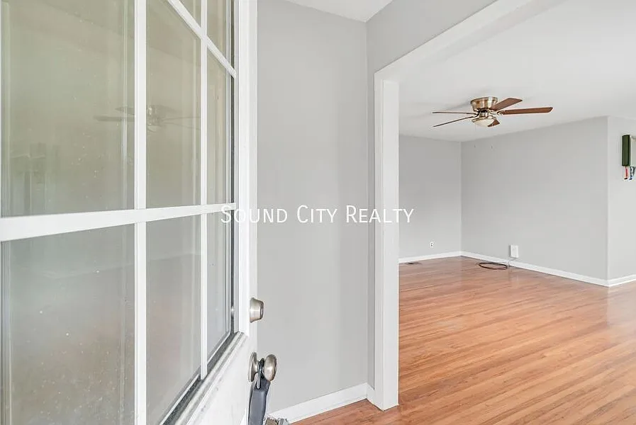 Old Hickory 3 Bedroom 1 Bath, hardwood floors, pets ok, washer and dryer included, large level ba... — Photo 4