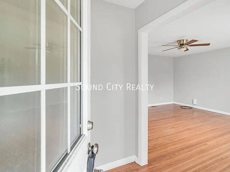 4010 Liberty St — Photo 4