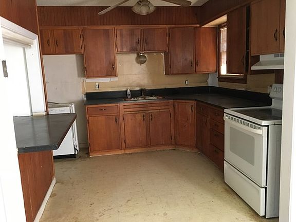 2nd image of 845 E 21st St