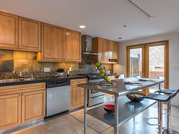 5th image of 1012 Marquez Pl Unit 212B
