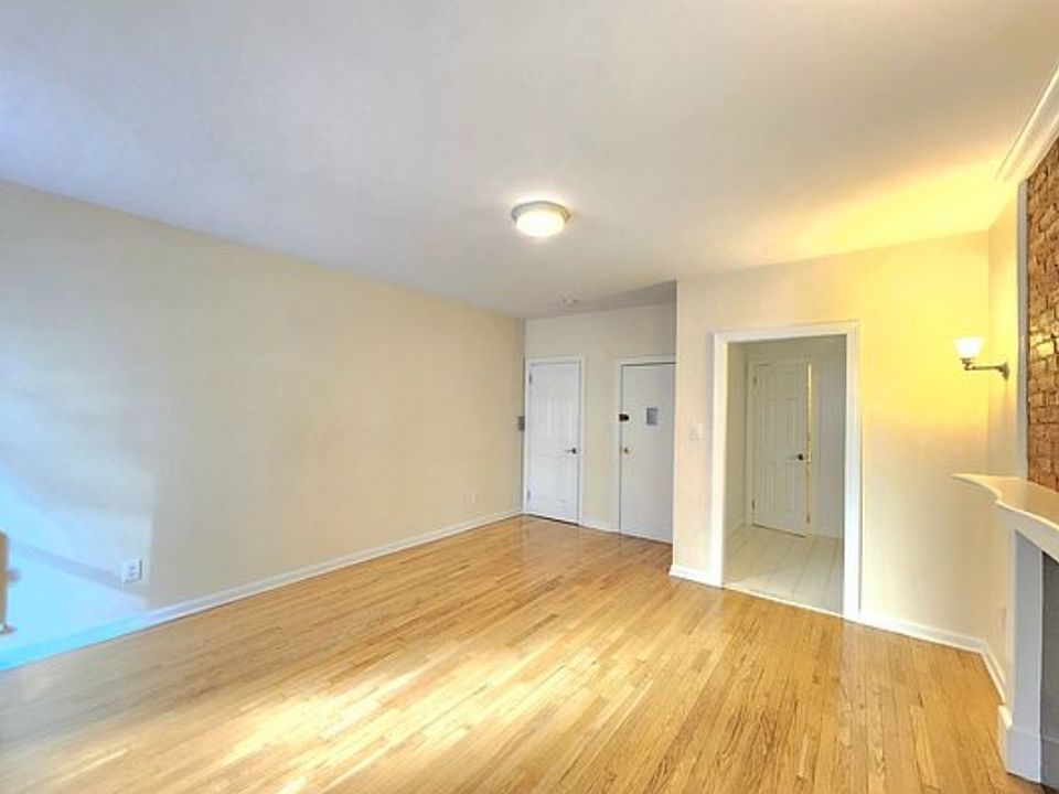 2nd image of 55 W 55th St #A30