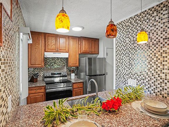 2nd image of 525 Aleka Loop #B8