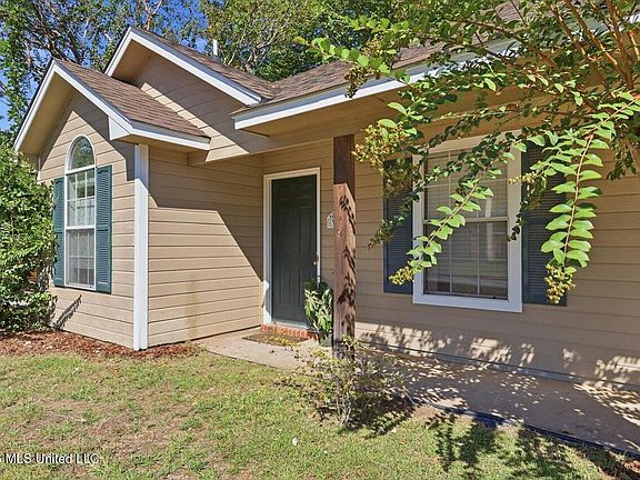 3rd image of 310 Audubon Cir