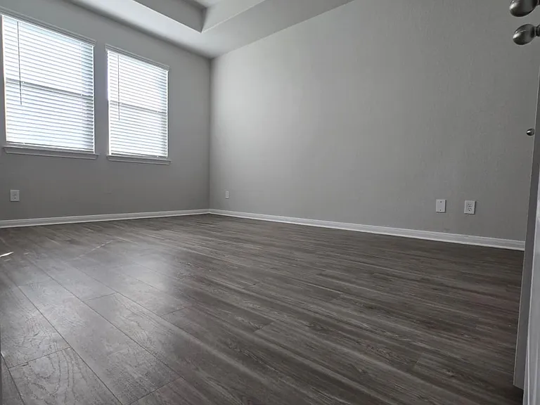 313 Caleb Ct — Photo 35