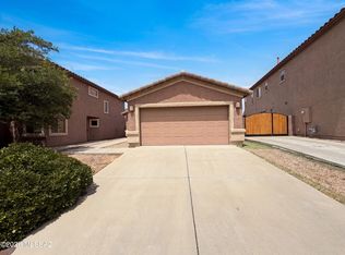 1067 E Lyle Canyon Dr, Sahuarita, AZ 85629