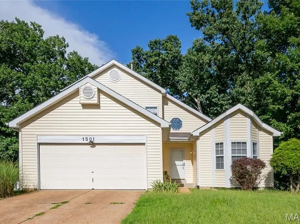 1501 Strawberry Glen Ct, Ballwin, MO 63021