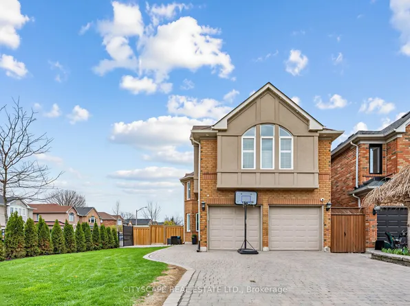 3671 Forest Bluff Cres, Mississauga, ON L5N 7W7
