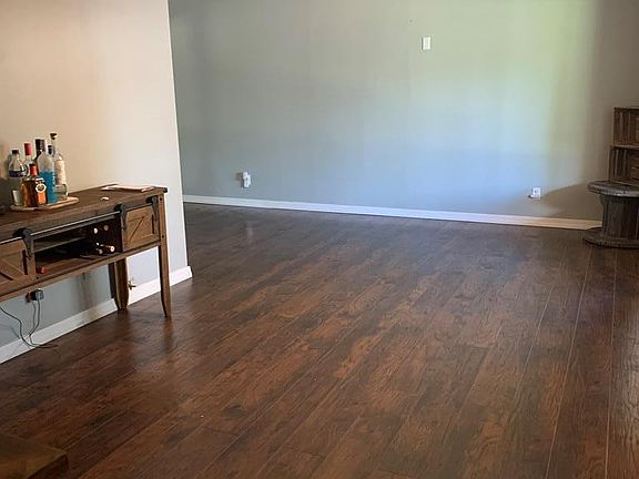 5th image of 304 Staunton St