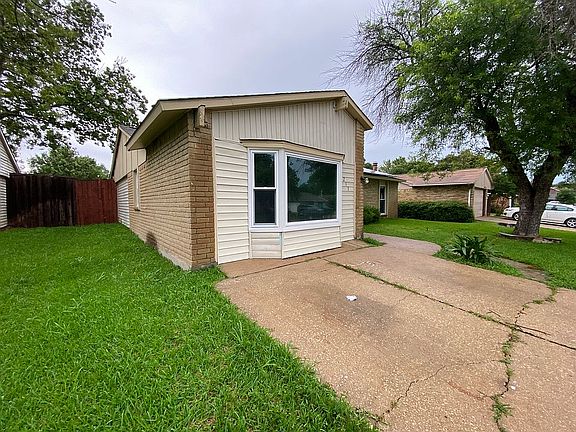 3rd image of 213 Long Canyon Dr