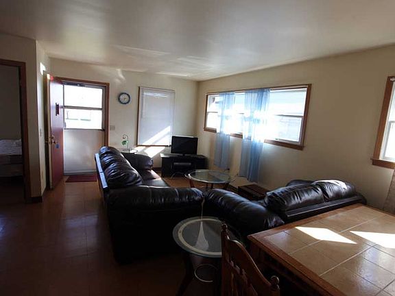 4th image of 107 Pine St
