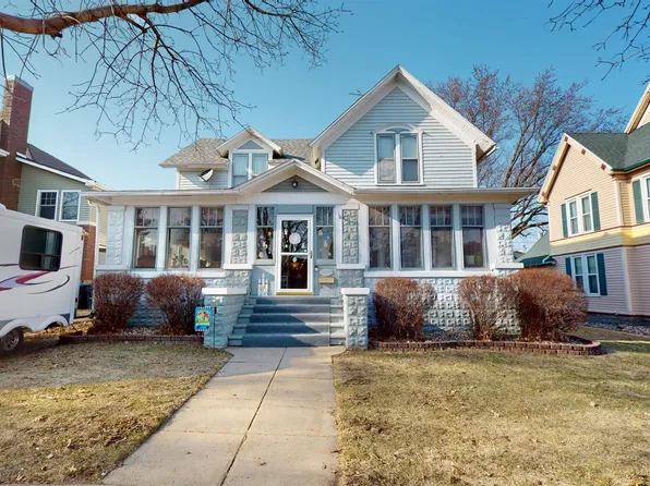 514 W Cedar St, Cherokee, IA 51012