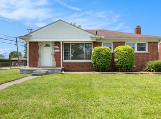 25515 Ronald St, Roseville, MI