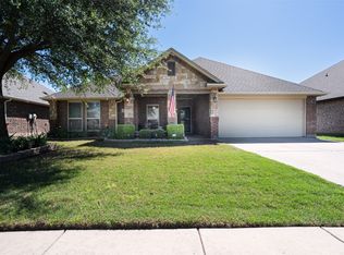 321 Delaware St, Burleson, TX 76028