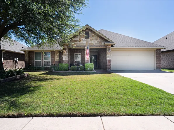 321 Delaware St, Burleson, TX 76028