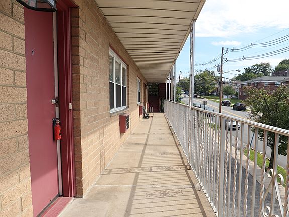 4th image of 87 W Central Blvd APT 2