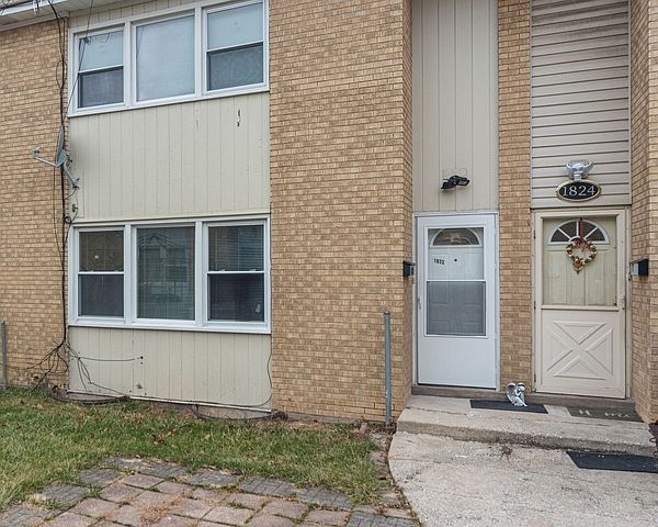 1st image of 1822 14th Ct #1822