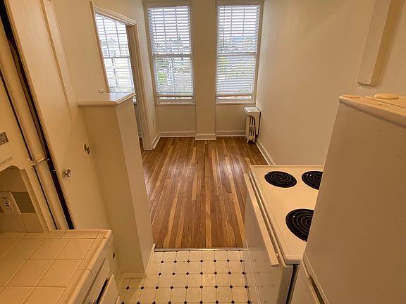 4th image of 400 Perkins St #403