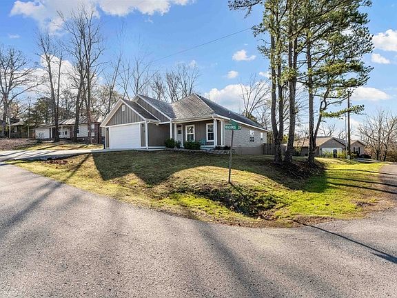 2nd image of 33 Penzance Dr