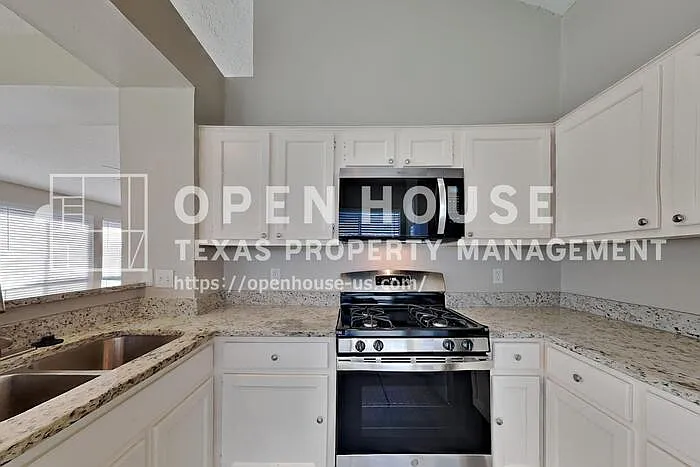 11910 Westwold Dr — Photo 6