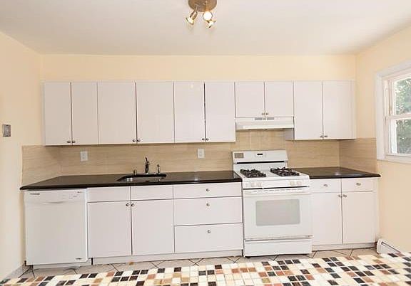 2nd image of 43 Elizabeth Pl