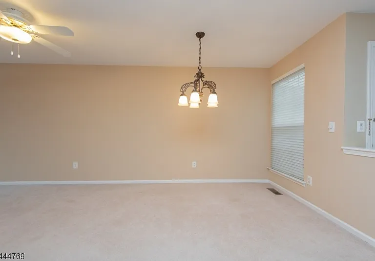 2404 Vantage Ct — Photo 8