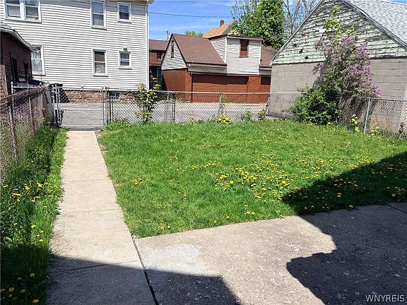2nd image of 2204 La Salle Ave