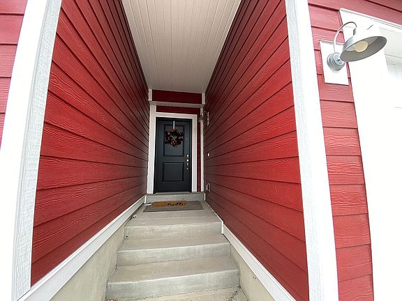 2nd image of 258 E Wren Hill Ln