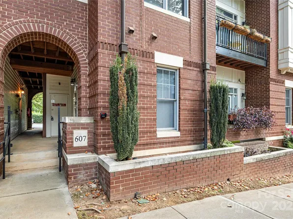 613 Garden District Dr, Charlotte, NC 28202