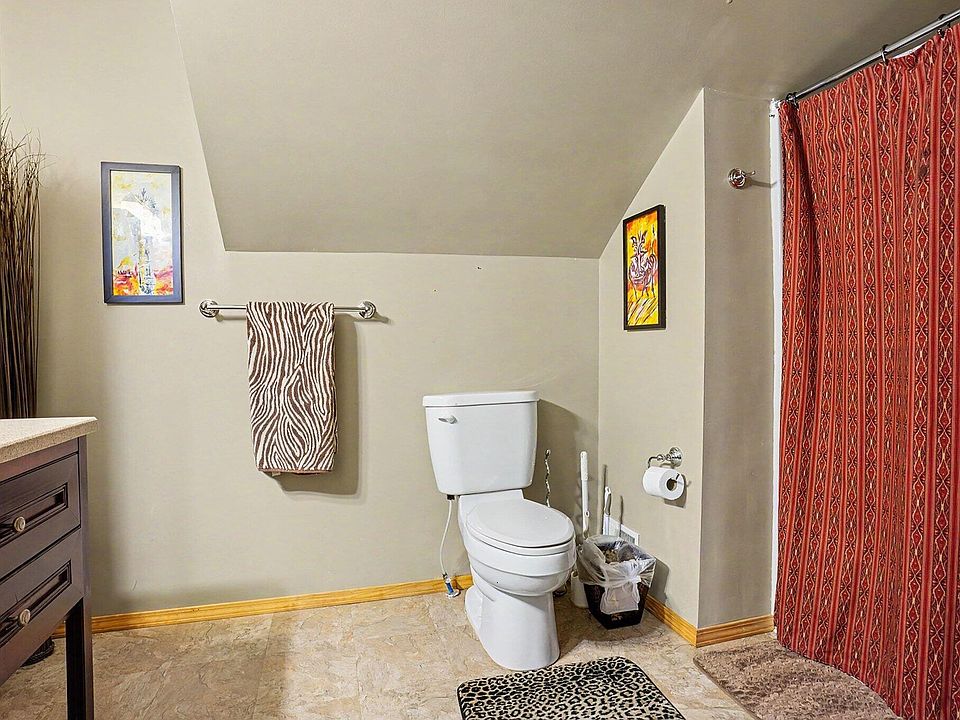 25th image of 126 48th St