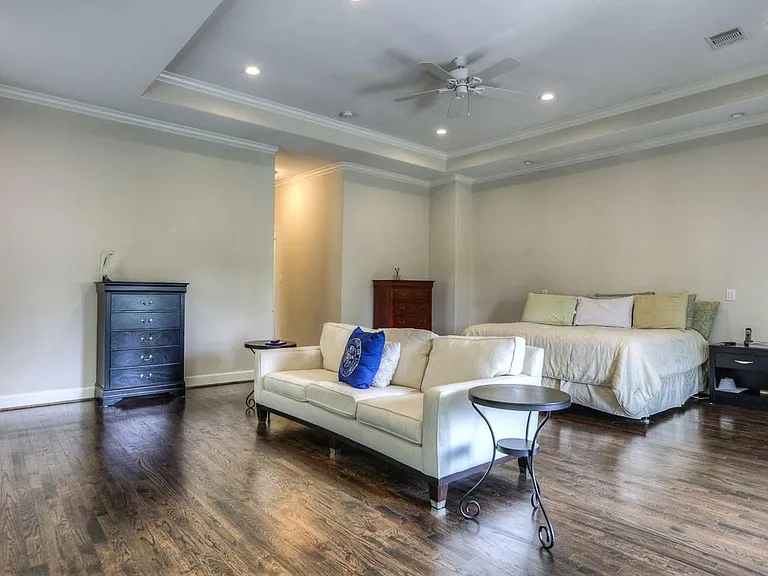 922 Alexander St — Photo 27