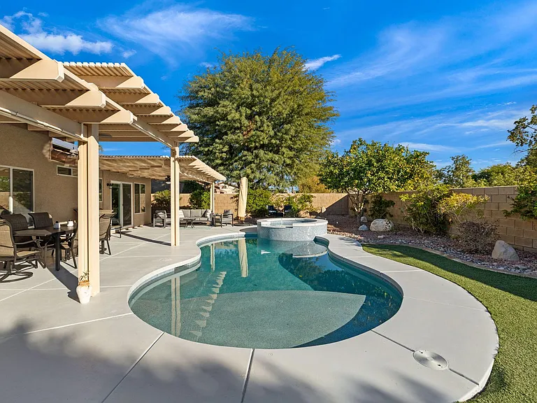 81107 Portola Cir — Photo 30