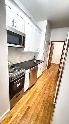 Rented by United Realty Equities | media 6