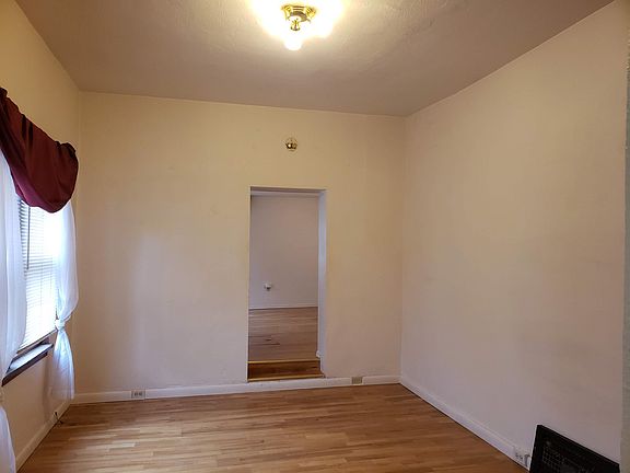 Dining Entry