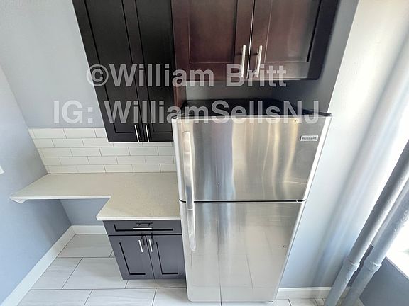 3rd image of 143 Duncan Ave #18