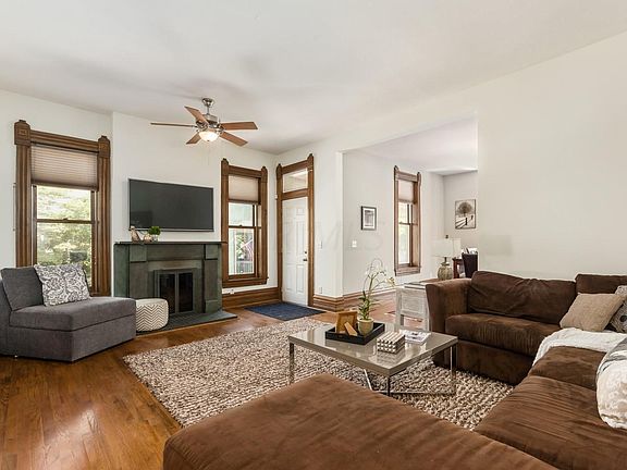 3rd image of 188 W 4th Ave