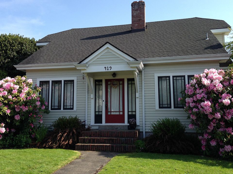 1st image of 419 W 30th St