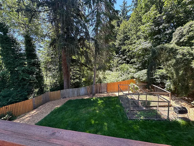 1479 Greenville Dr — Photo 30