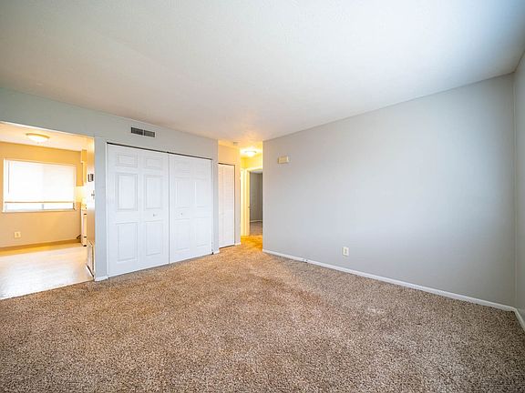 4th image of 311 E Jenkins Ave APT B