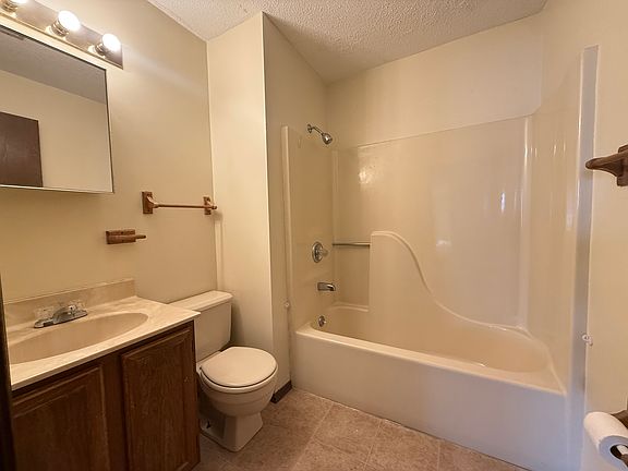 4th image of 113 Hillside Ln #113