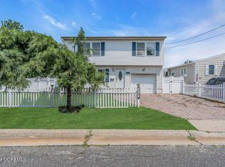 536 Sydney Ave, Keyport, NJ 07735